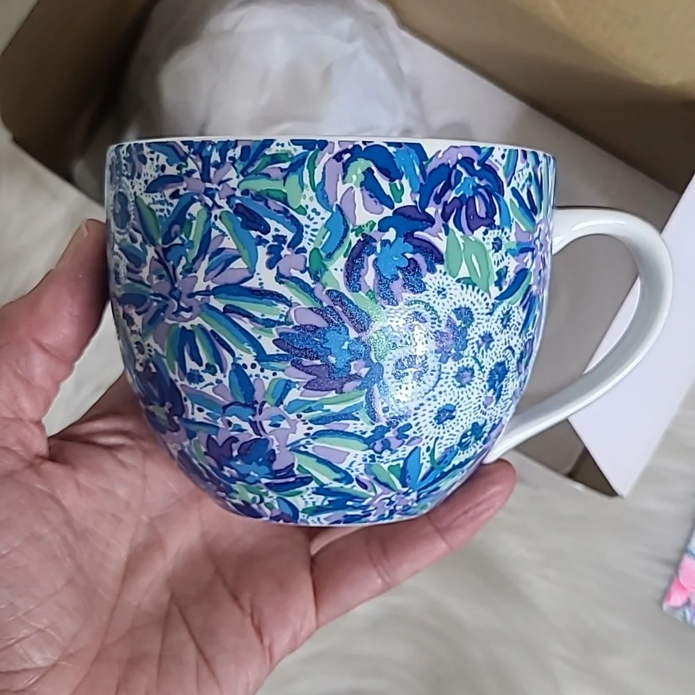 Lilly Pulitzer Mugs Set 2 Blue White Ceramic Floral Brand New Gift Anniversary - Picture 5 of 8